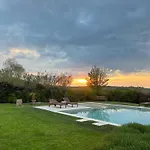 Casale Il Girasole 4*
