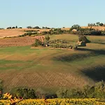 Casale Il Girasole Pensionat Barbara (Pesaro and Urbino)