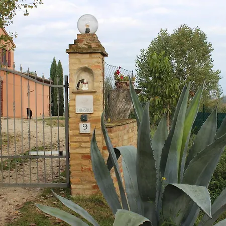 Casale Il Girasole 4* Barbara (Pesaro and Urbino)