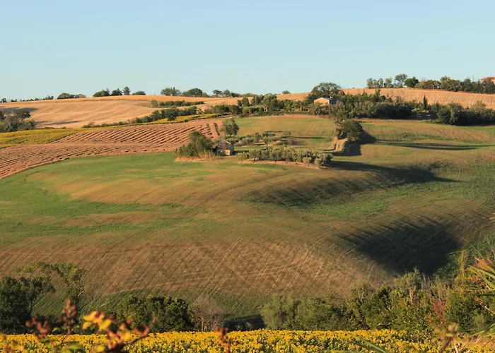 Casale Il Girasole Affittacamere Barbara (Pesaro and Urbino)