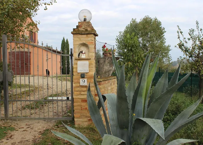 Casale Il Girasole 4* Barbara (Pesaro and Urbino)