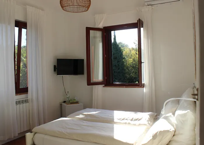 Casale Il Girasole 4* Barbara (Pesaro and Urbino)